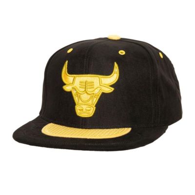 Mitchell & Ness NBA Day 4 Snapback Bulls Black/Yellow - Crno - kapa