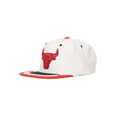 Mitchell & Ness NBA Day 4 Snapback Bulls White/Red - Bijela - kapa